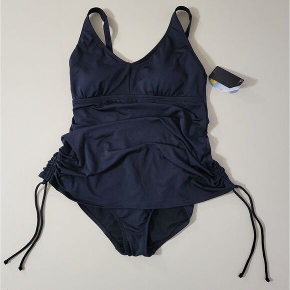 TYR Women’s Solid V-Neck Sheath Plus - Picture 4 of 13